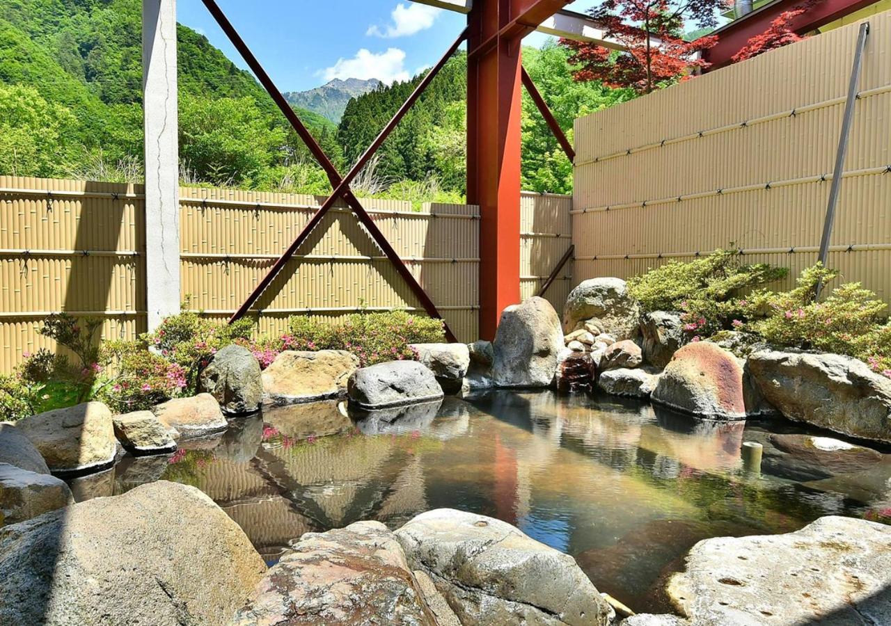 筋肉と自然と遊ぶ宿 田島館 Takayama  Bagian luar foto